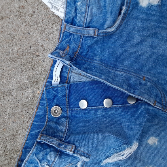 Zara ripped distressed short jean shorts - Picture 2 of 3